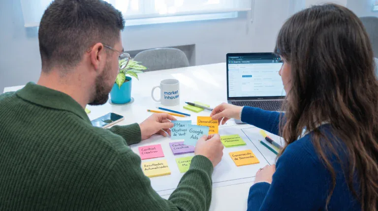 especialistas en ppc eligiendo si usar pmax o demandgen